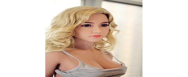 Beach blonde, big chest, good figure Silicon sex doll 128mini size