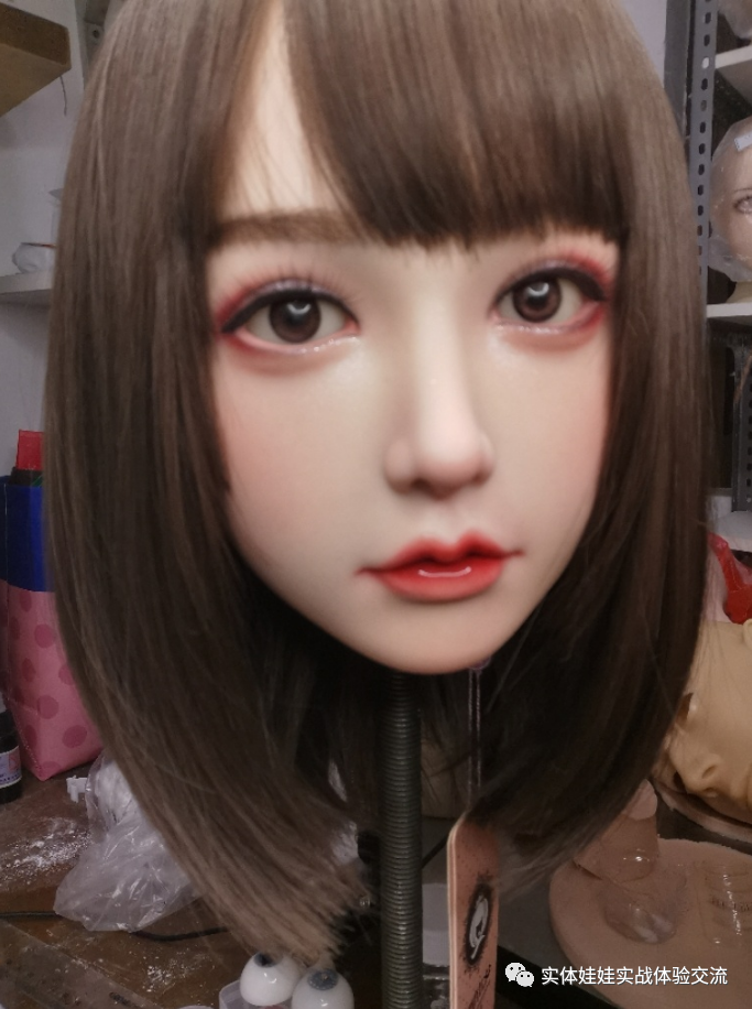 Maintenance and cleaning methods of all silicone solid dolls