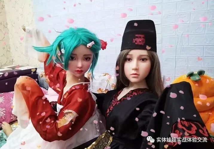 What are the brands of physical dolls in China