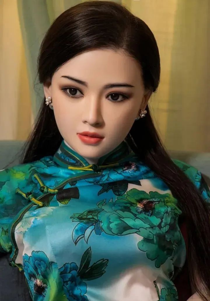 What does a realistic silicone doll look like?